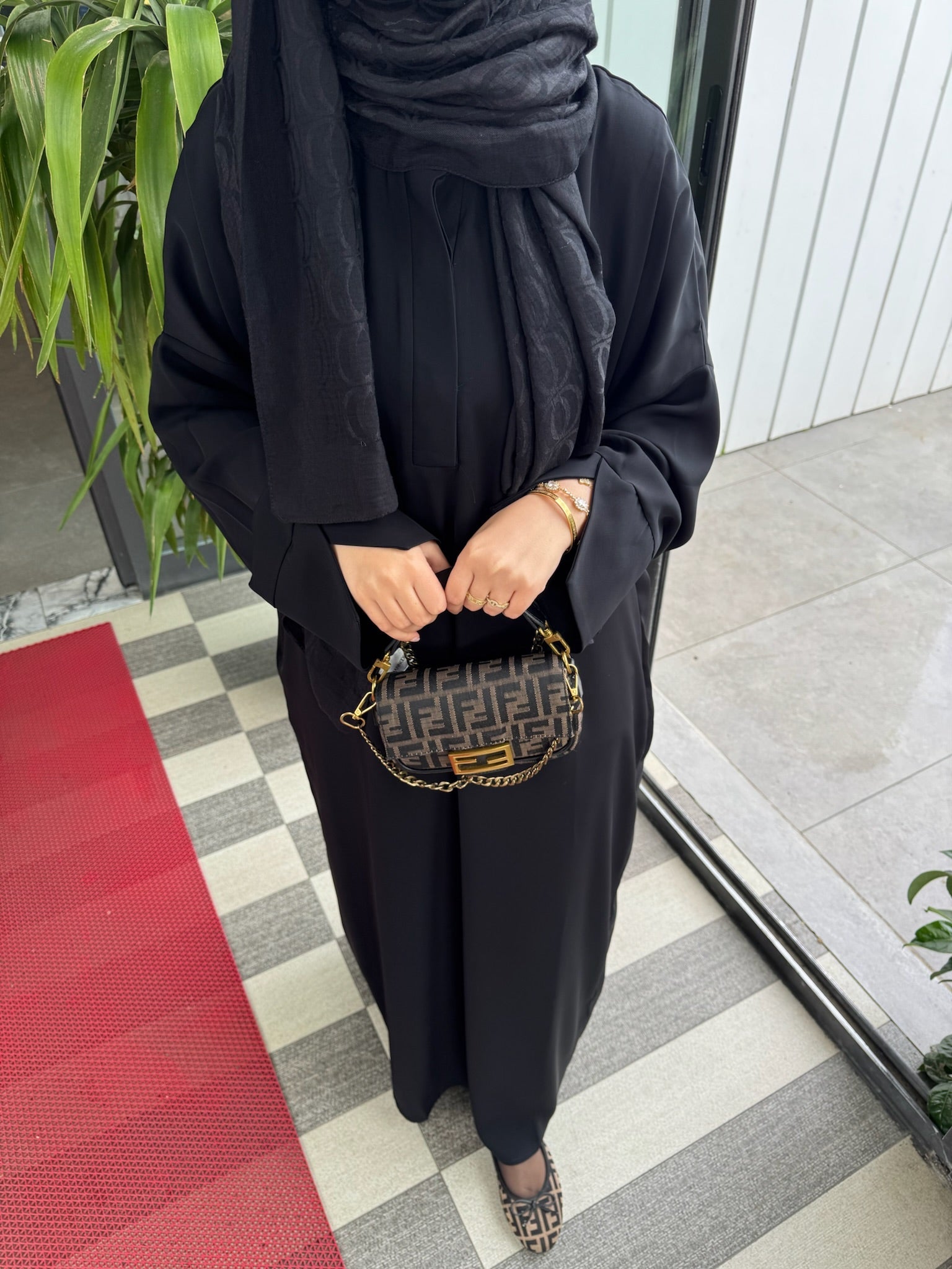 Bayram Ziyaretlerinde Hayat Kurtaran "Giy-Çık" Abaya ve Abaya Elbise Seçimleri