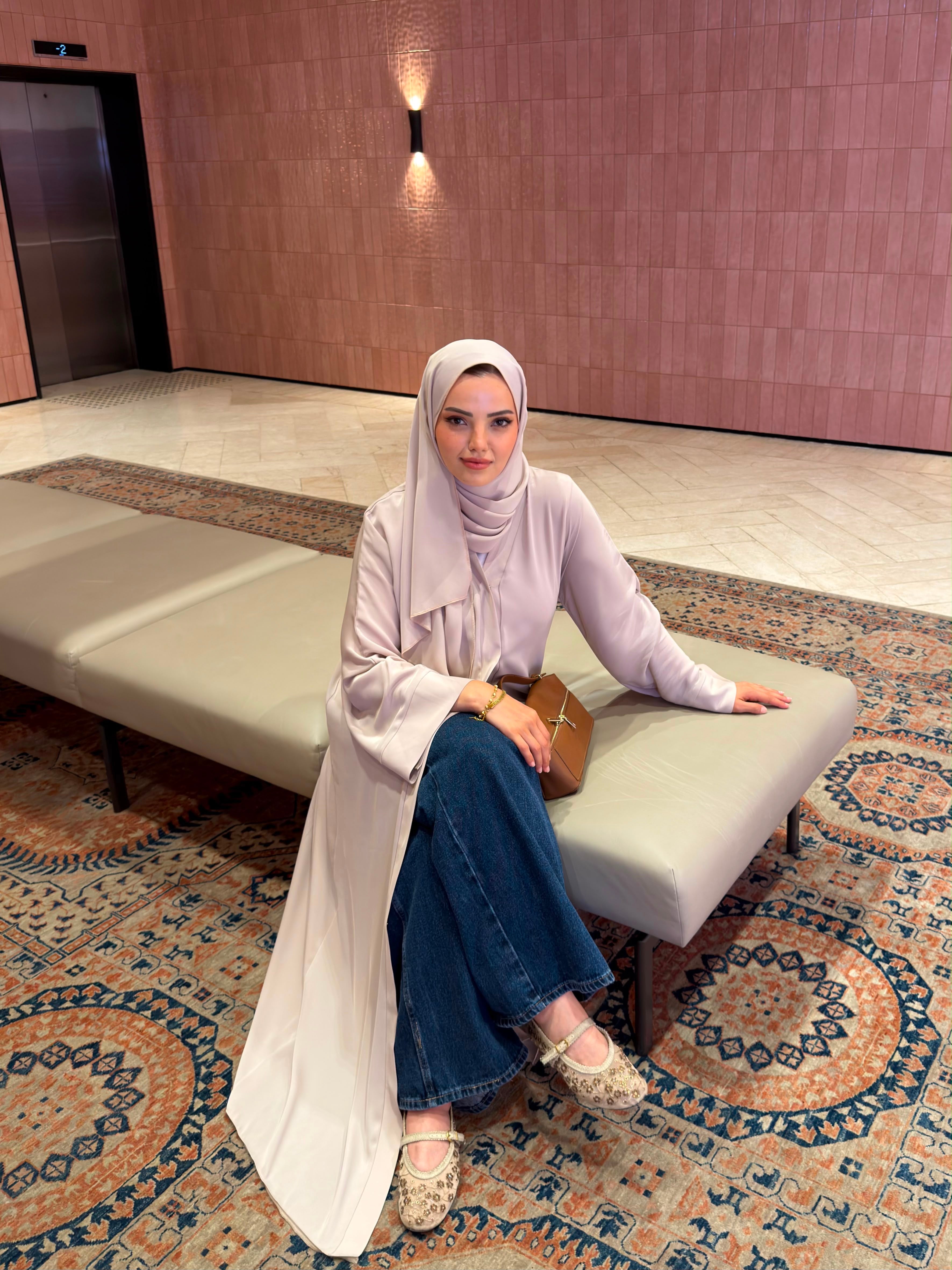 Sade Taş abaya