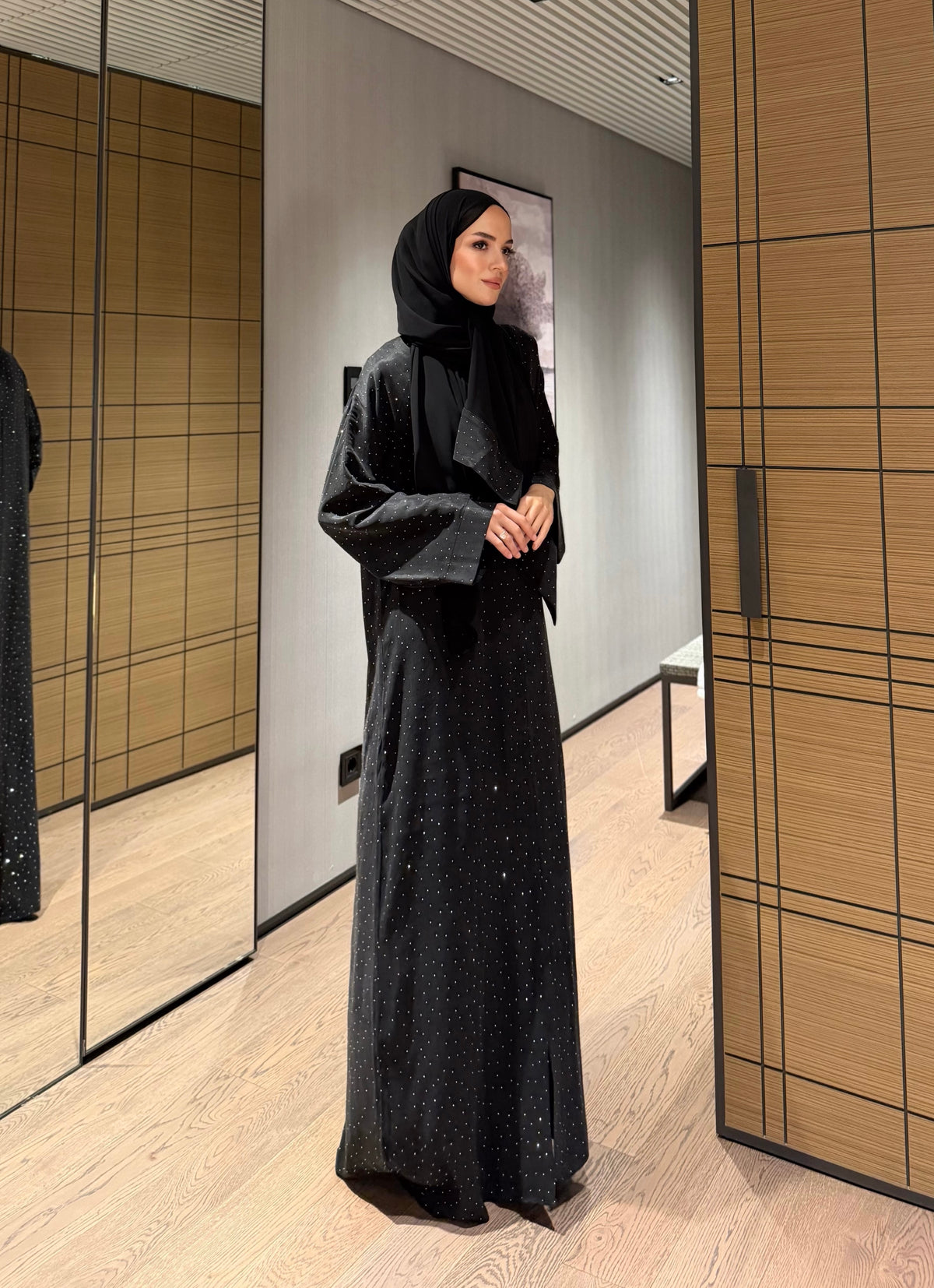 Siyah taşlı kupra abaya