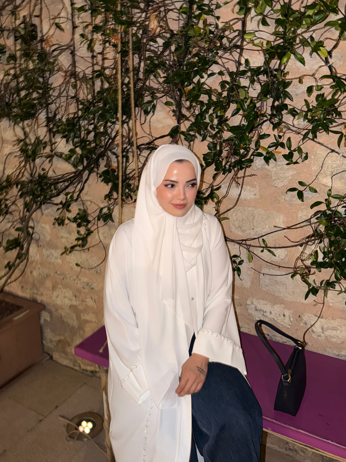 Beyaz zarif abaya