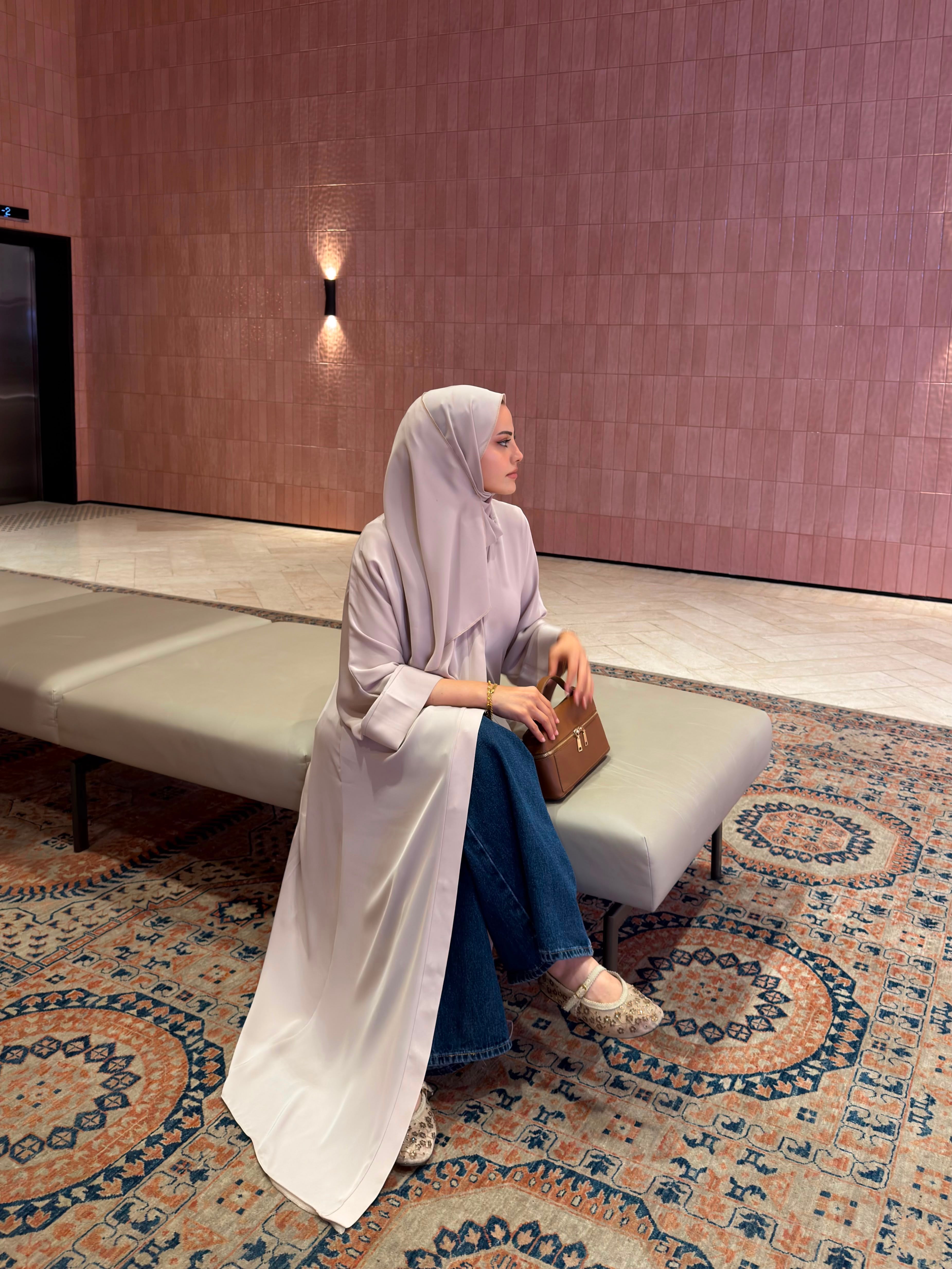 Sade Taş abaya