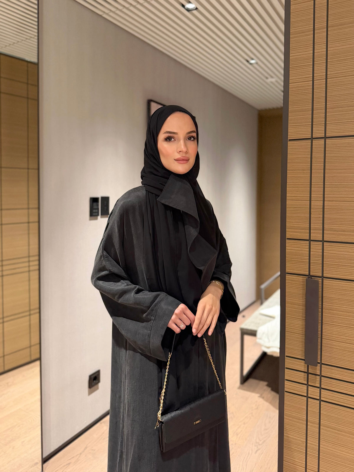 Siyah Kupra Abaya